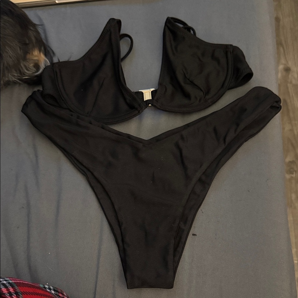 Kulani Kinis black Two-Piece Bikini Set - Underwire Top & High-Cut Bottoms